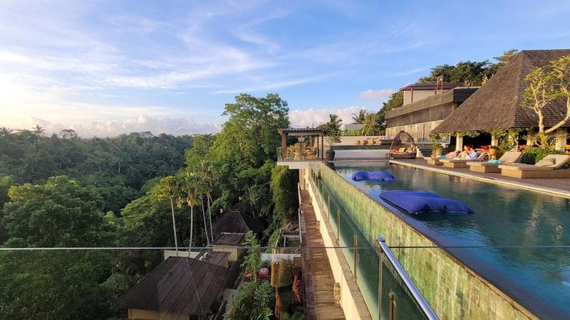 Senja Bar & Resto
