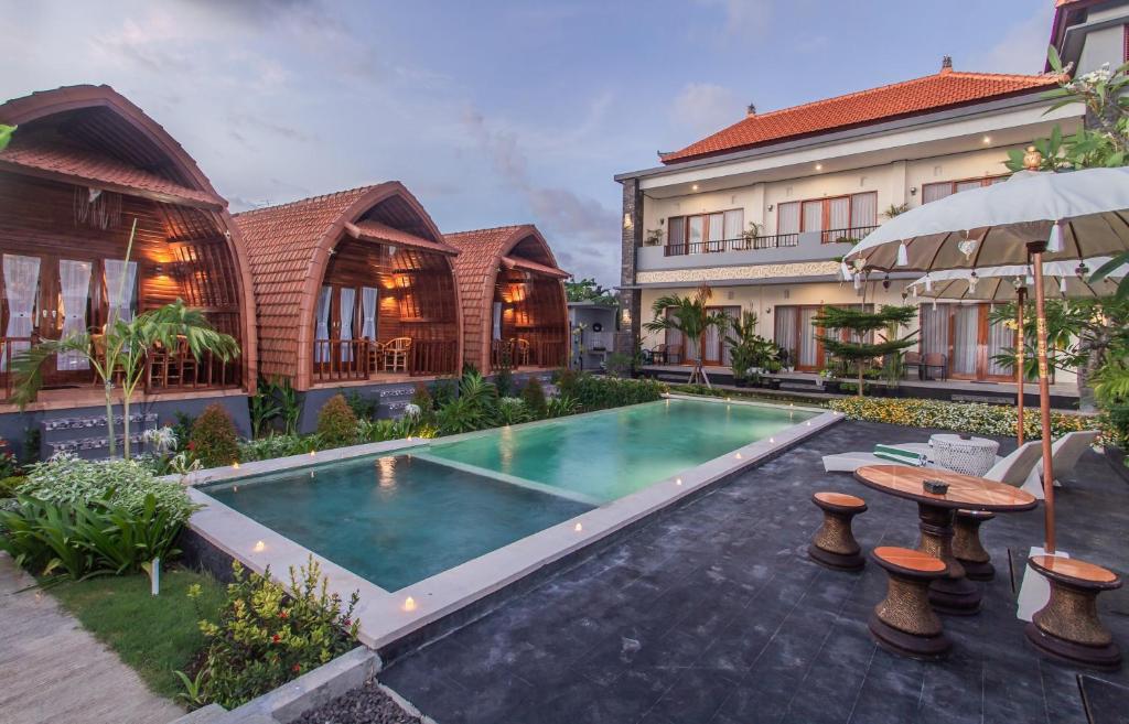Mailaku House