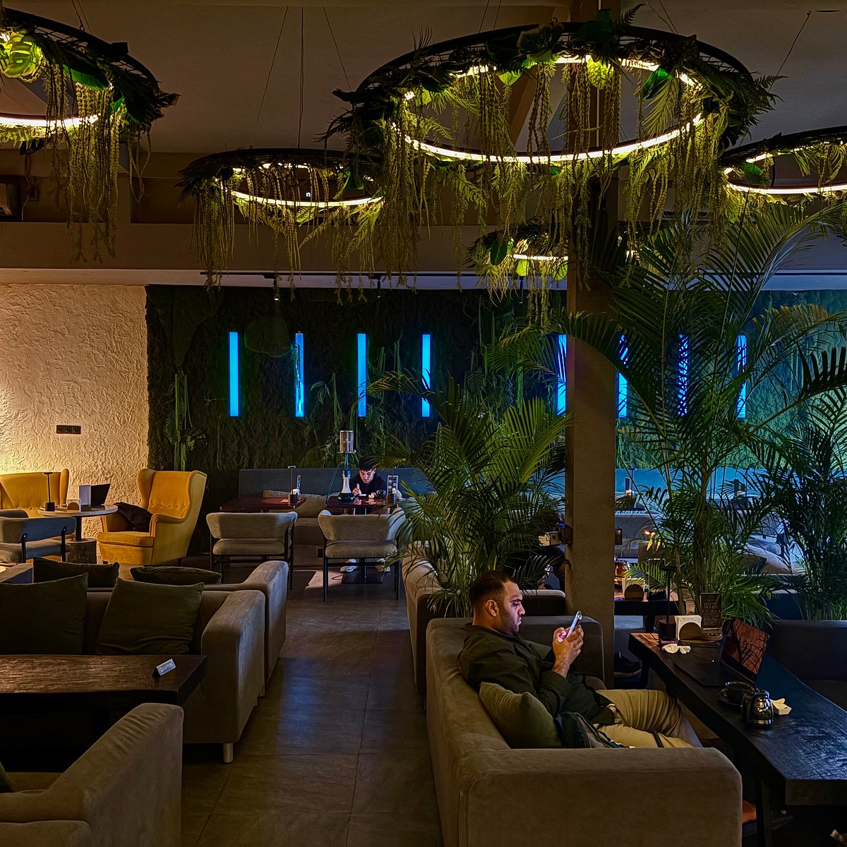 Moon Hookah Restaurant