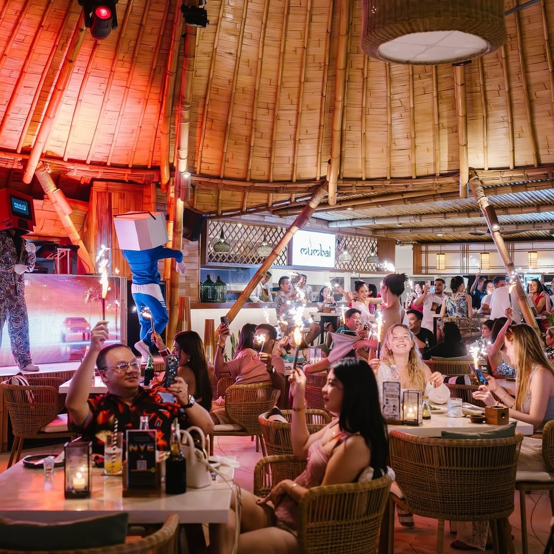 Finns Beach Party Restaurant