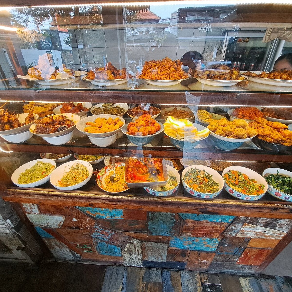 Warung Varuna