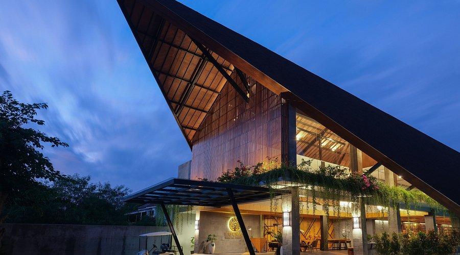 Kayumas Seminyak Resort