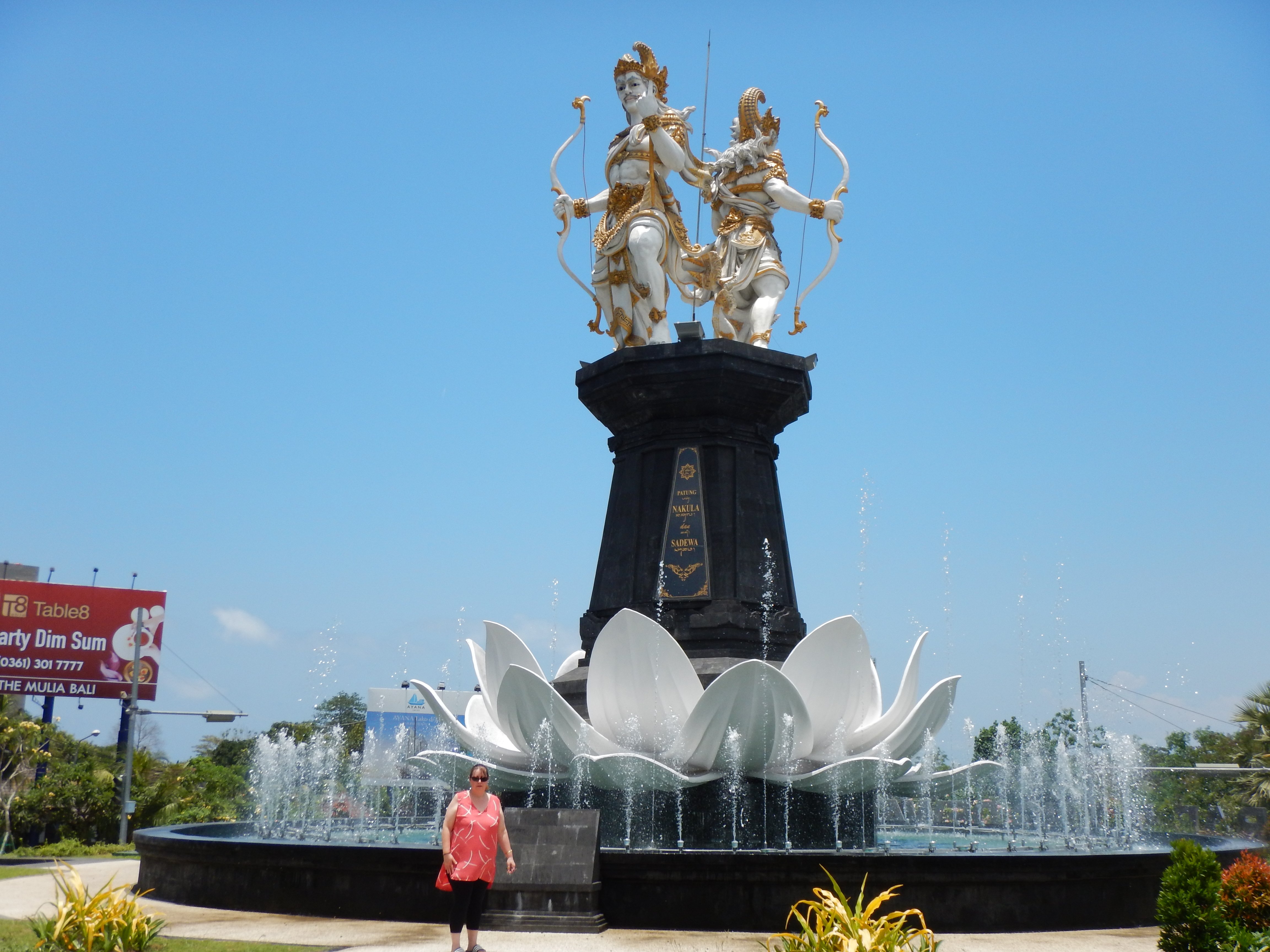 Nakula Sahadewa Statue