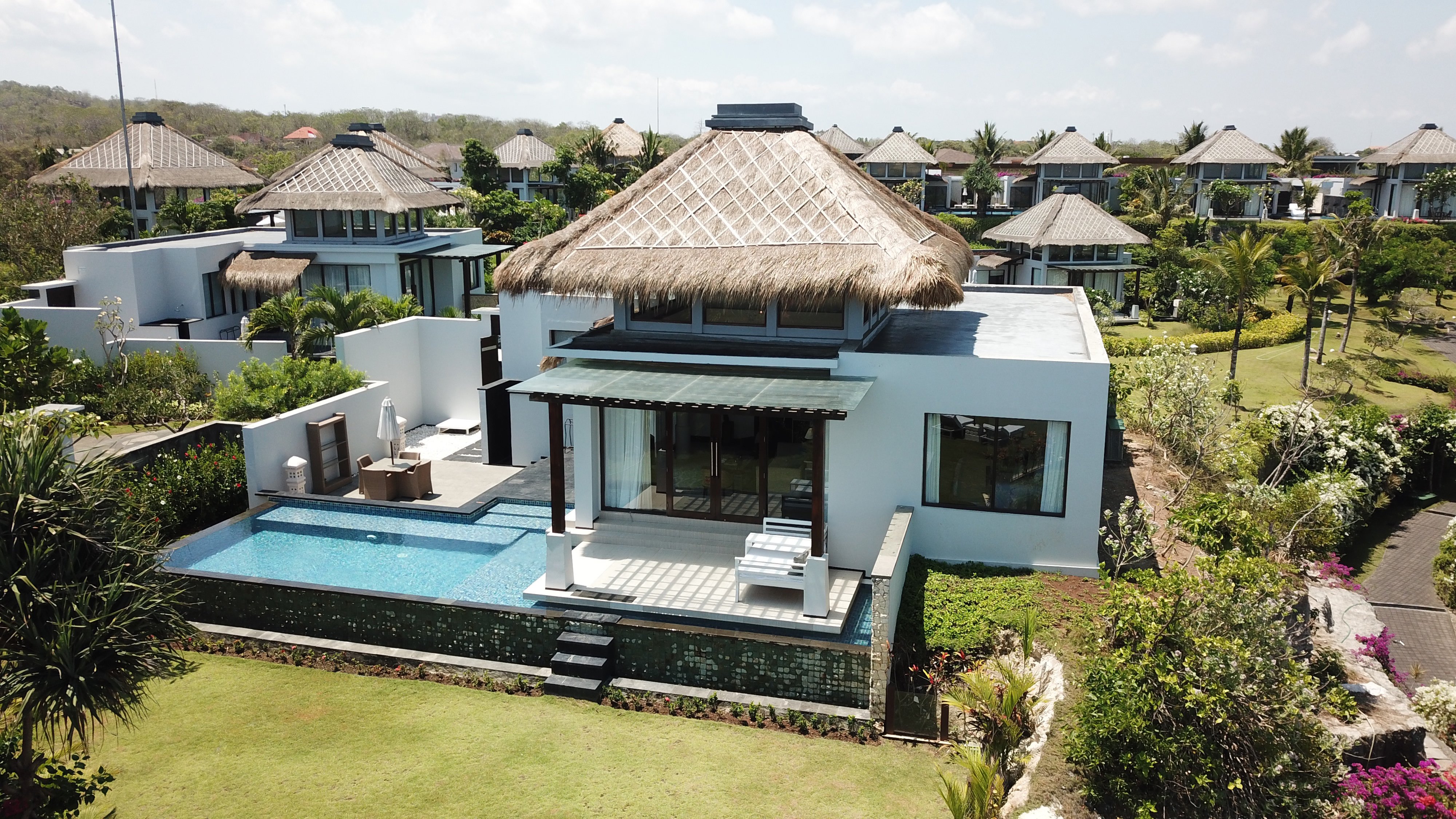 Samabe Bali Suites & Villas